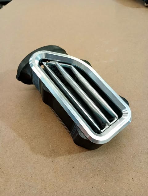 "D" Vent Right